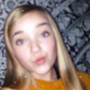 Meet your Posher, Caroline